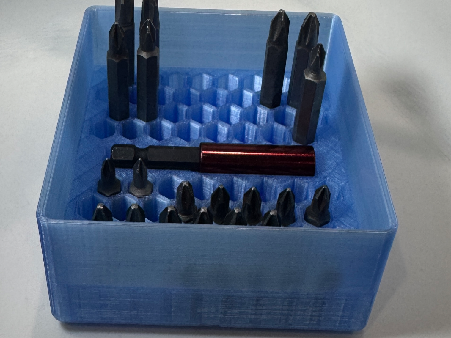 Miniatura 1 do modelo 3D Gridfinity 2x2x6u holder for hex bits - stackable