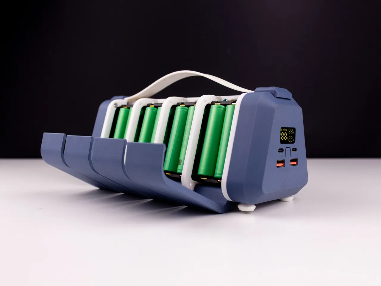 Mega powerbank DIY with flashlight view 4