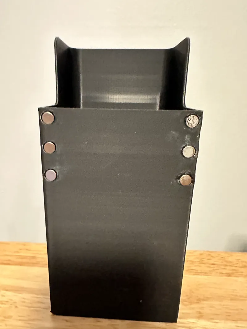Magnetic Poop Chute
