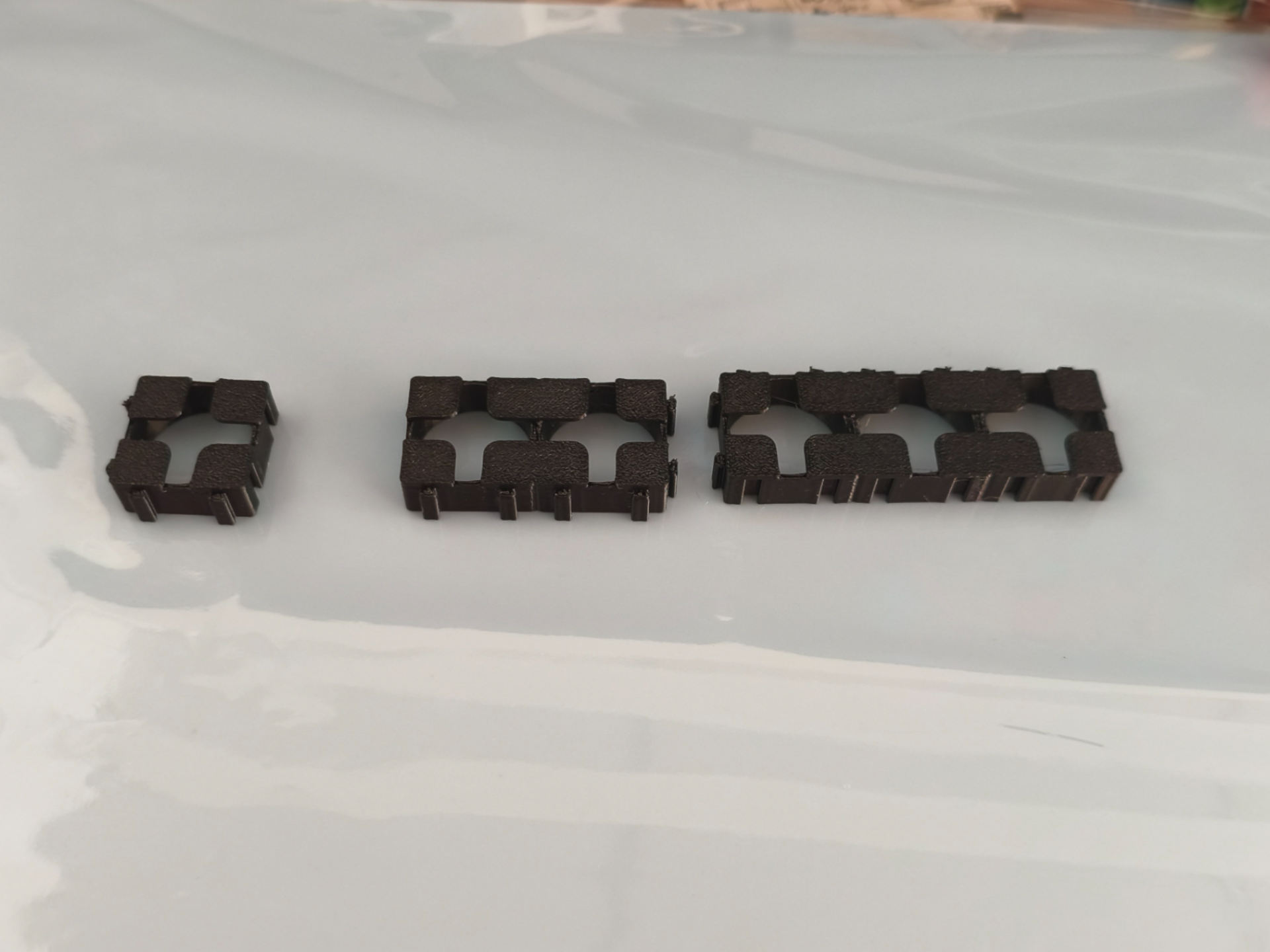 Miniatura 1 do modelo 3D 18650锂电池座组合支架
