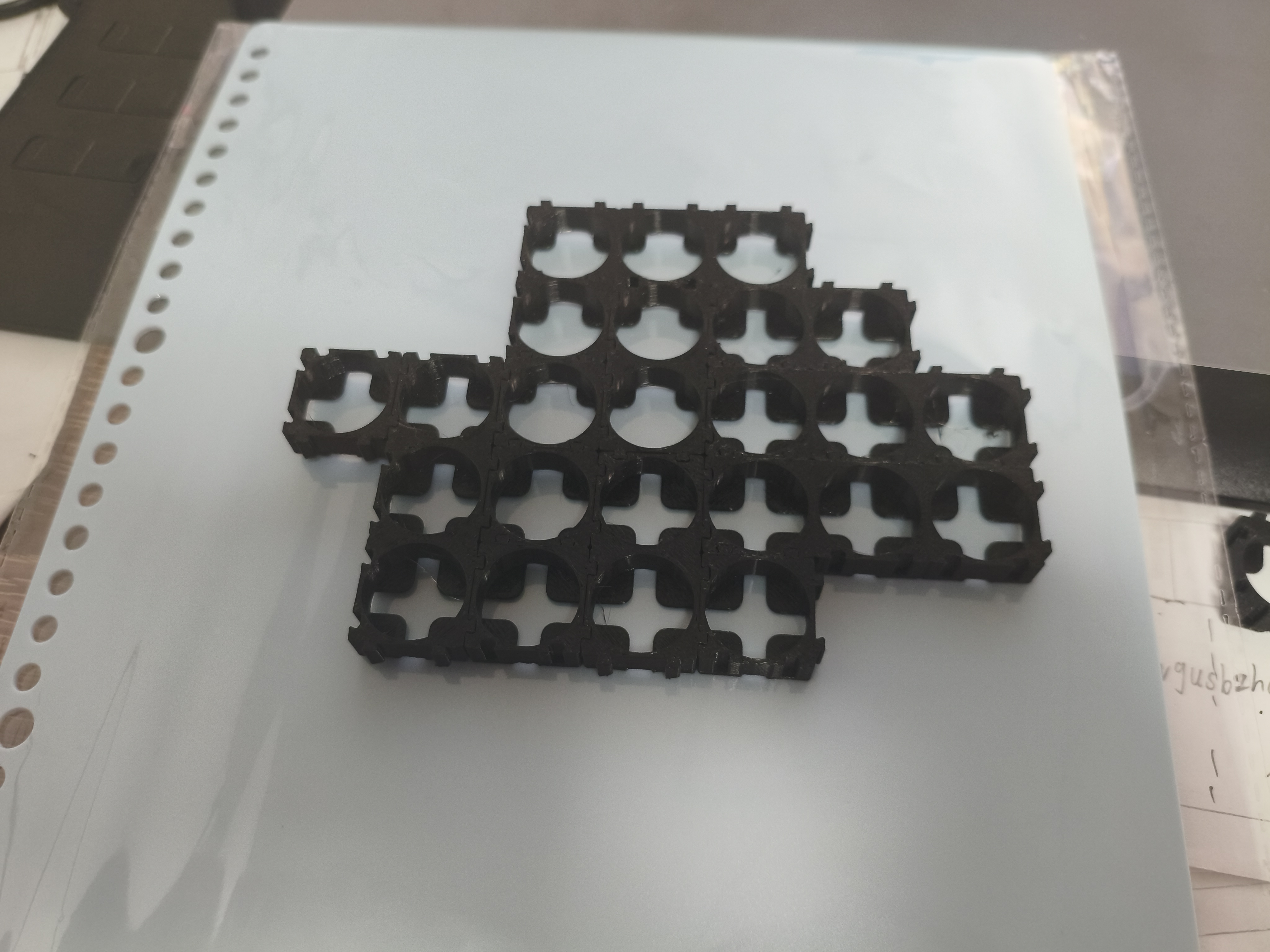 Miniatura 6 do modelo 3D 18650锂电池座组合支架