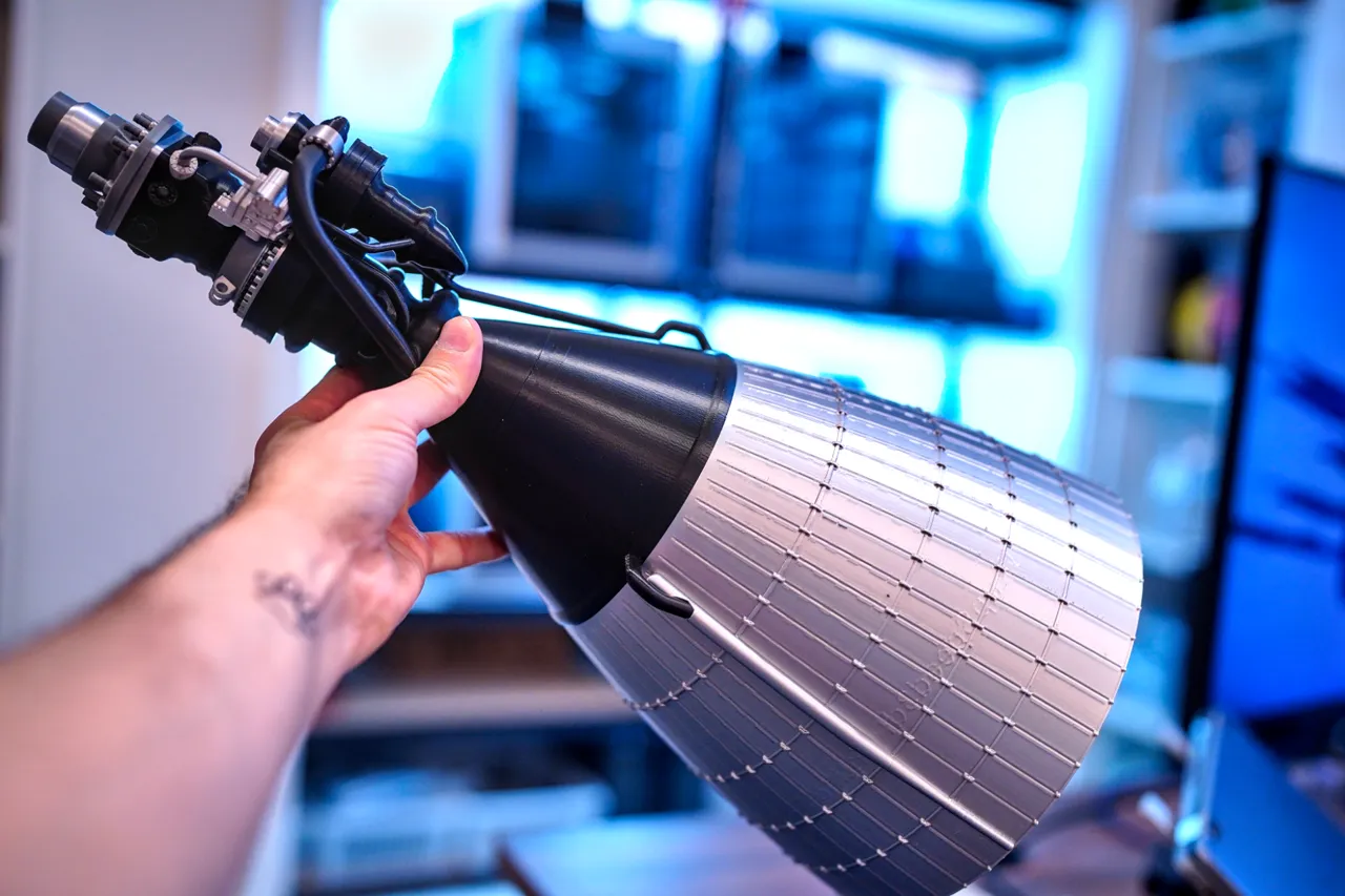 SpaceX Raptor 3 Vacuum Rocket Engine 1/10th scale view 3