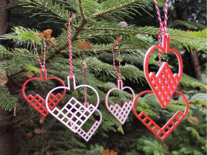 Modern Woven Christmas Heart