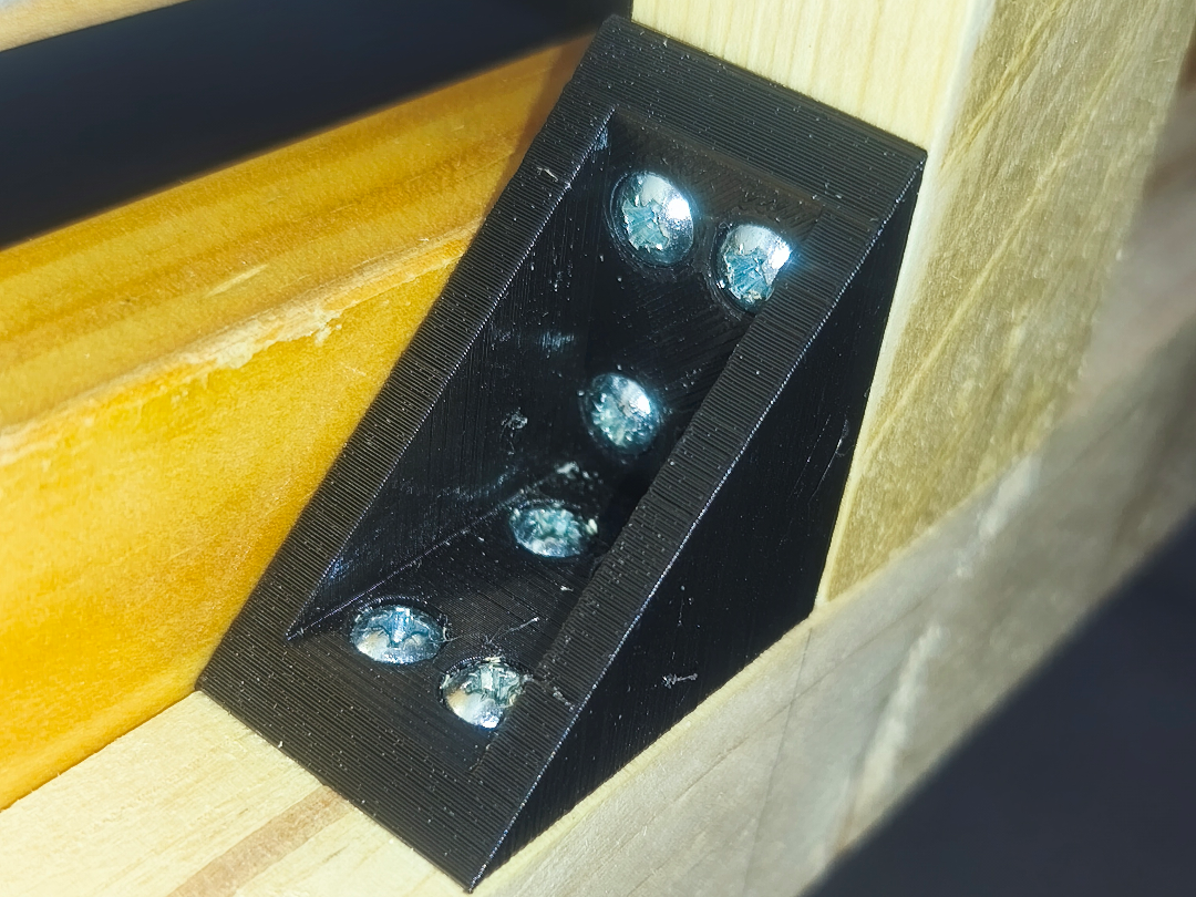 angle bracket with 8 screws - 30mm wide