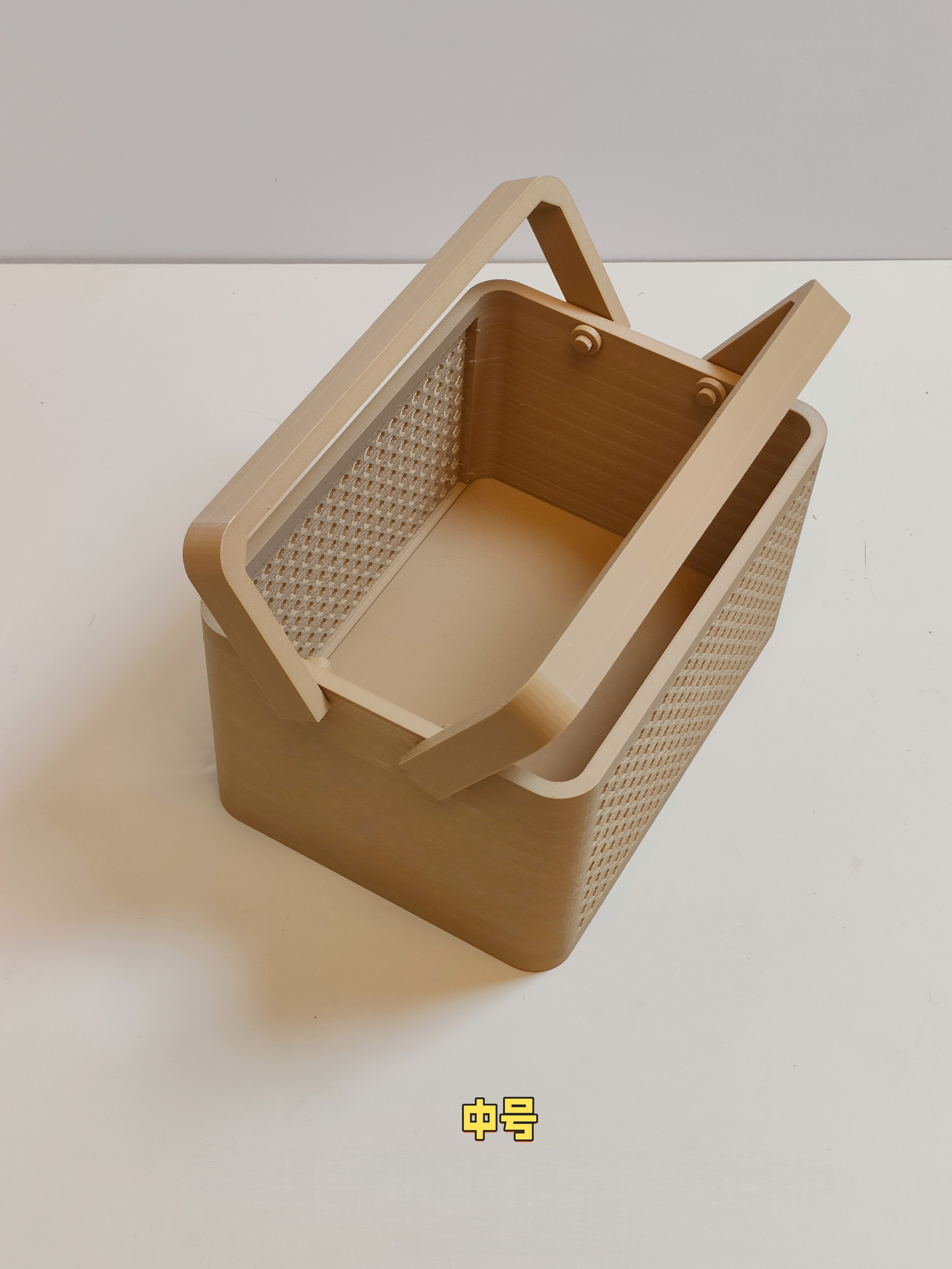 Miniatura 1 do modelo 3D 藤编提篮（有大中小三号可选）