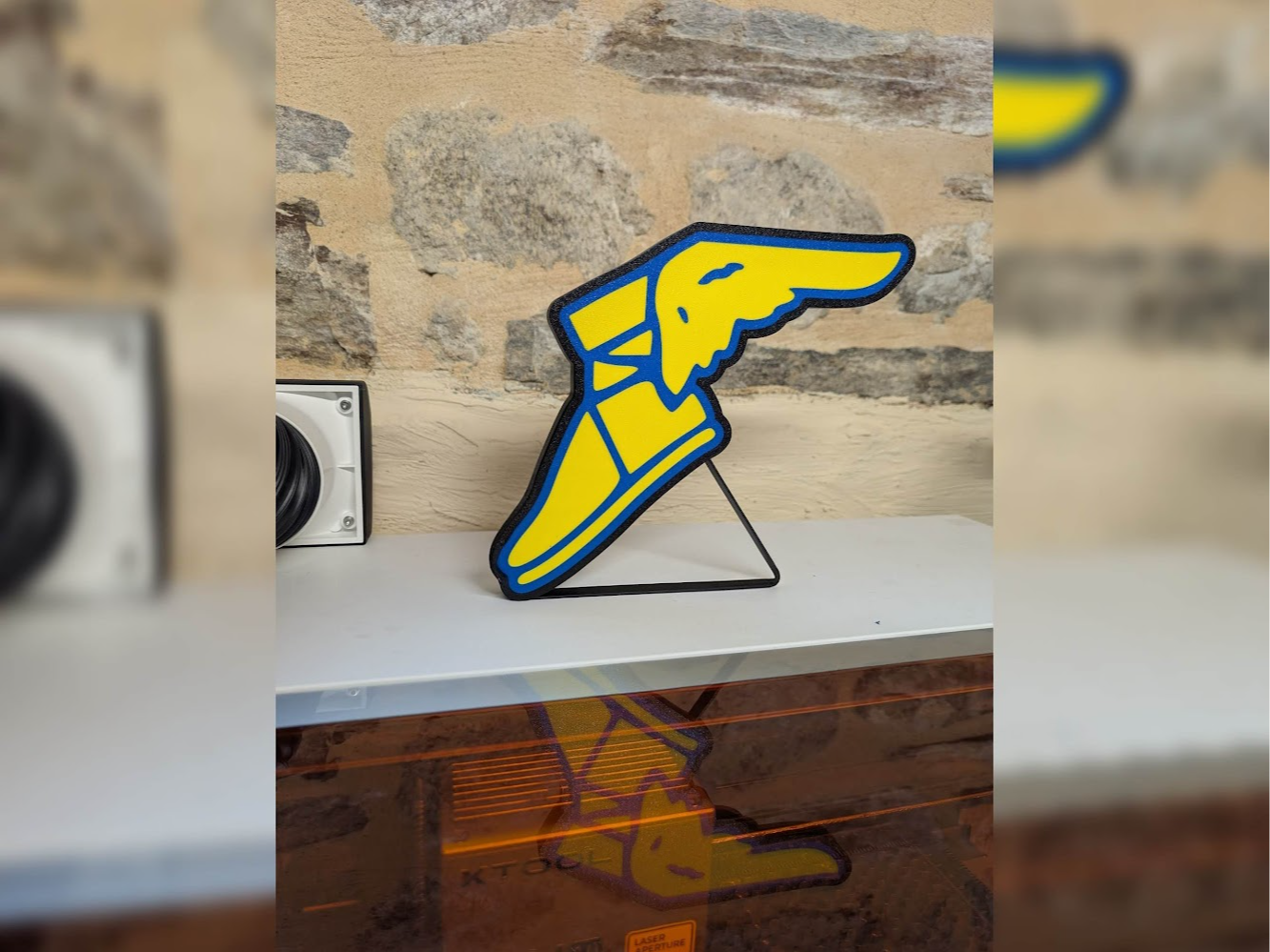 Lightbox Goodyear Wingfoot