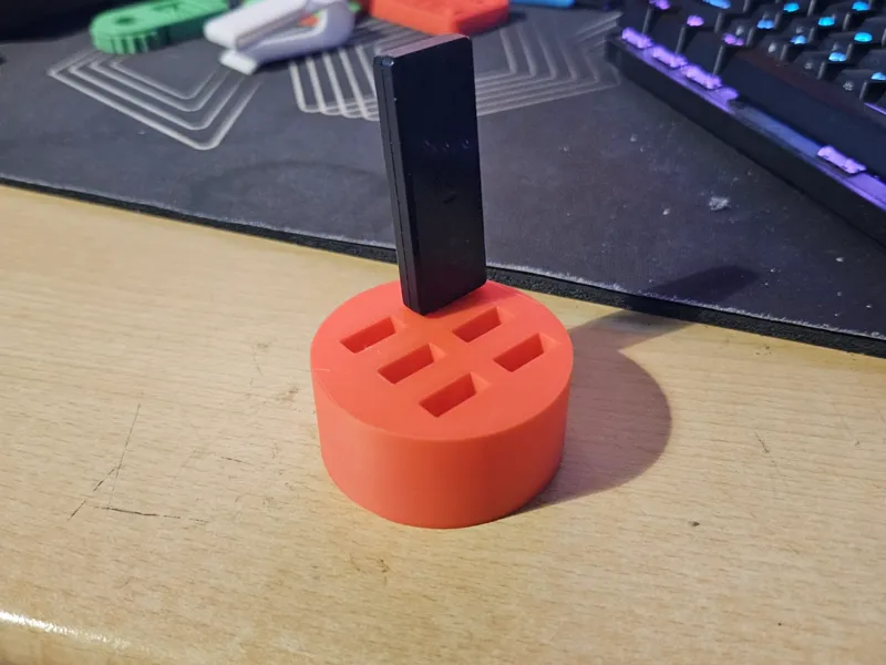 Simple Usb Holder
