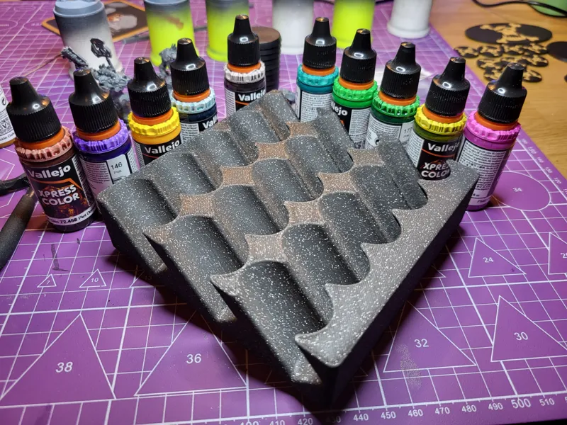 Vallejo angled paint bottle stand for Gridfinity