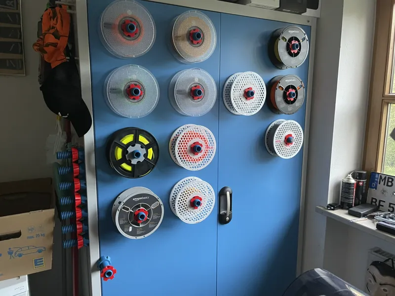 Magnetic Spool Holder