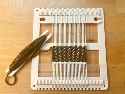 Loom for weaving coasters, pot mats. with shuttle