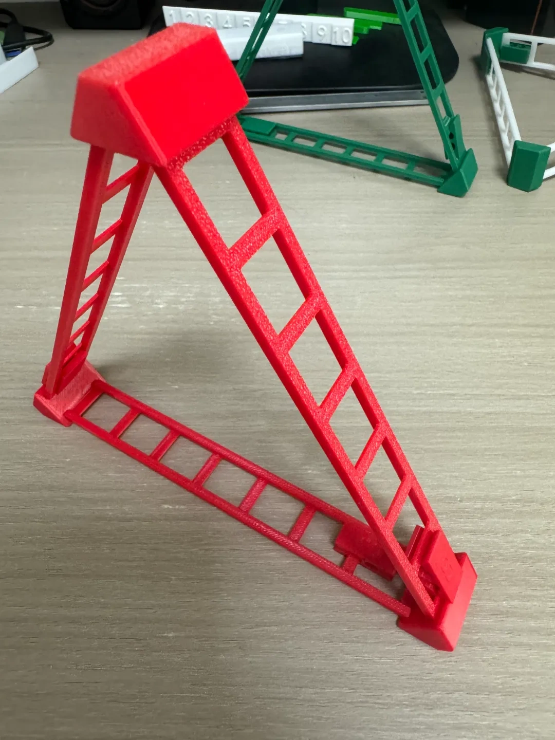 Miniatura 3 do modelo 3D 解压玩具 翻滚下楼梯小方块  三角形玩具
