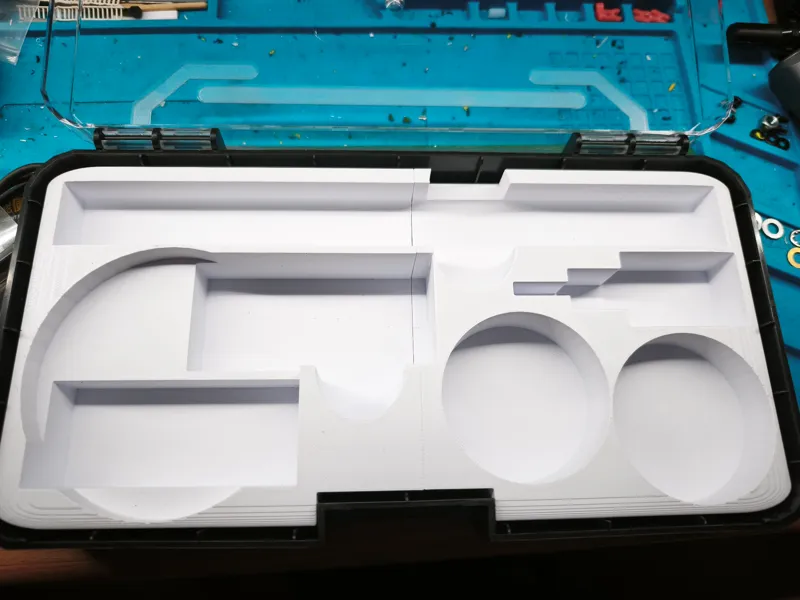Akkulötkolben-Ablage