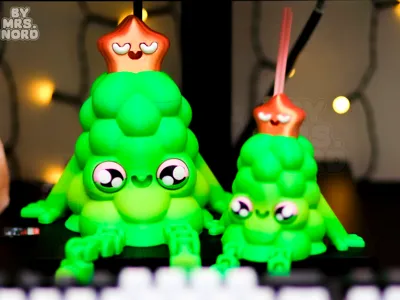 Kawaii Christmas Tree With Legs