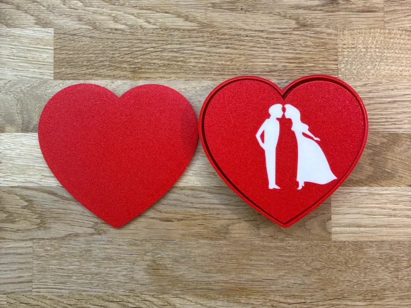 Kissing couple heart coaster set