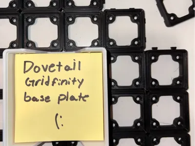 Dovetail gridfinity plate