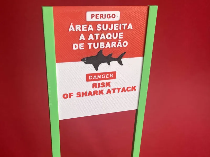Placa de perigo - Ataque de tubarão - Recife