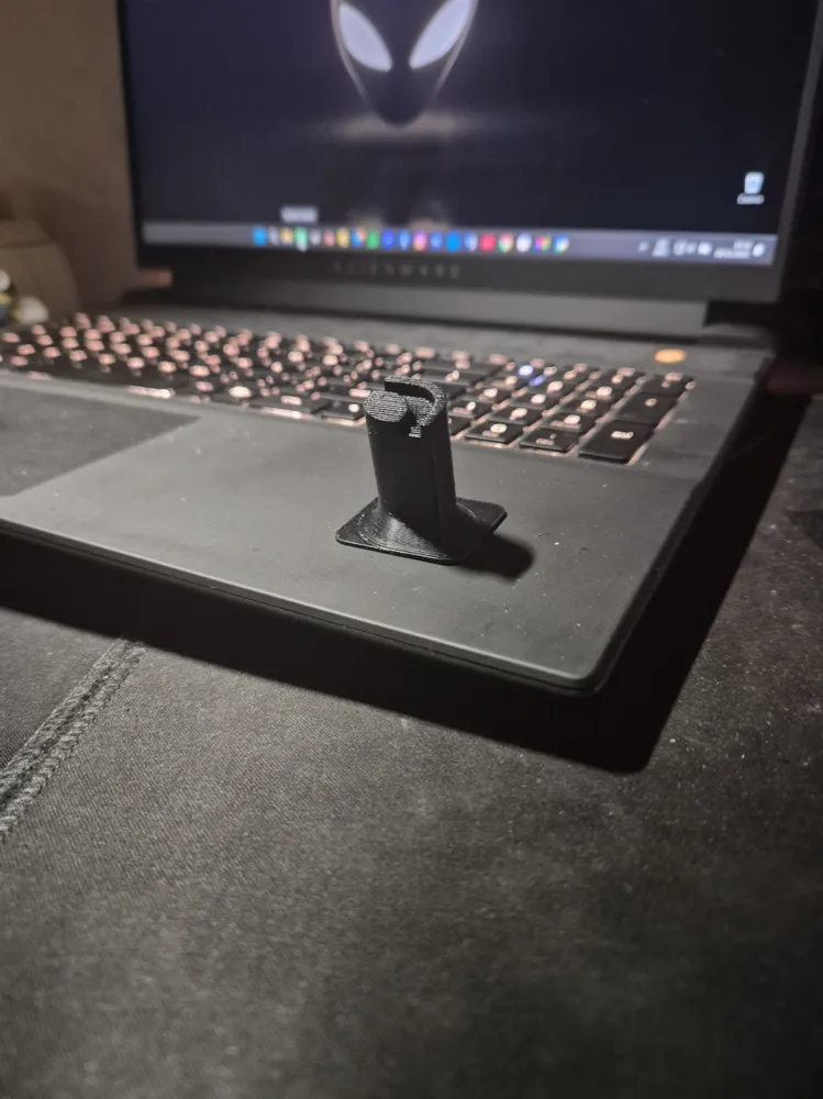 Alienware laptop riser feet - Free 3D Print Model - MakerWorld