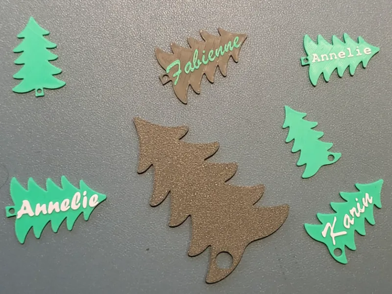 Namenschild für Weihnachtsgeschenk Tannenbaum
