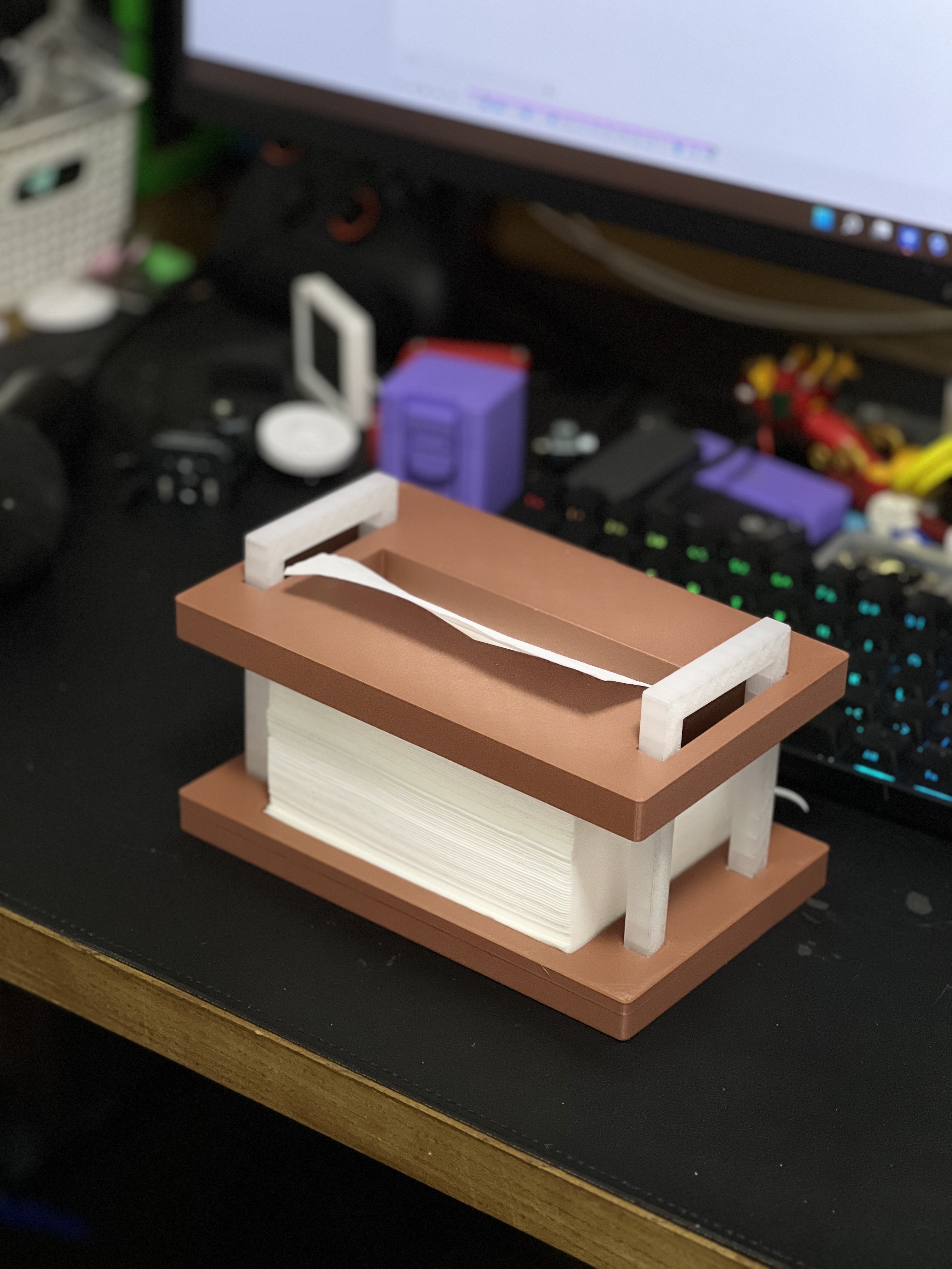 Miniatura 2 do modelo 3D 悬浮式下压抽纸盒