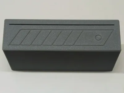 Blade disposal container with Gridfinity Bin