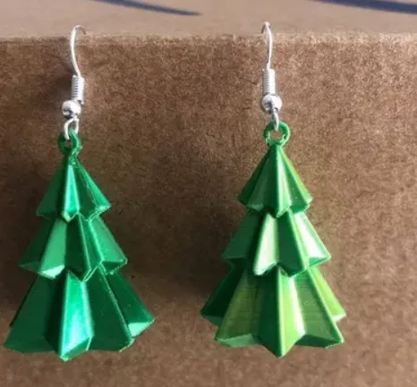 chrismas tree earrings view 2