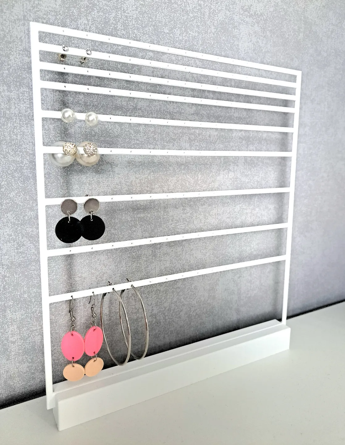 Earring holder V1 view 2