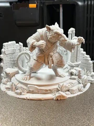 Figura decorativa: TMNT Splinter Sketch Statue + display stand — vista de referencia 2