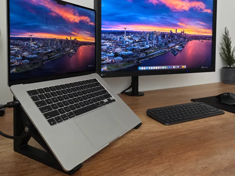 Macbook Air 15 stand side A