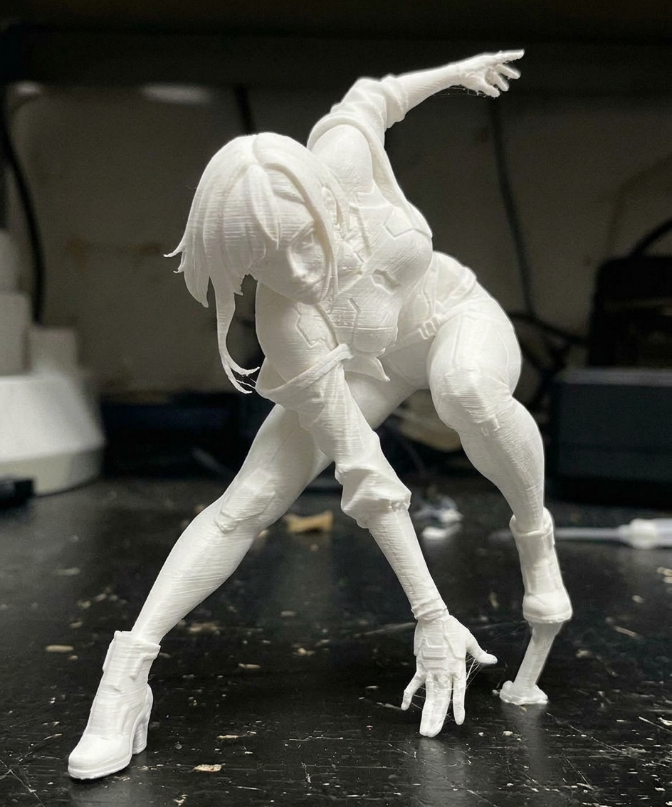 Lucy figure from "Cyberpunk 2077: Edgerunners" - 1