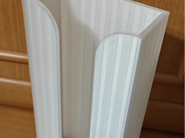 Simple tissue holder