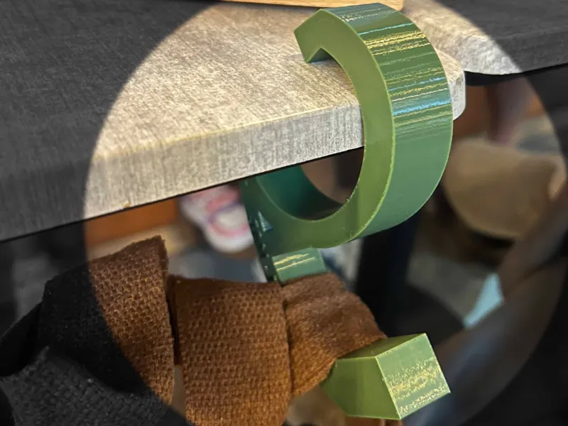 Clamp hanger of bag in the table