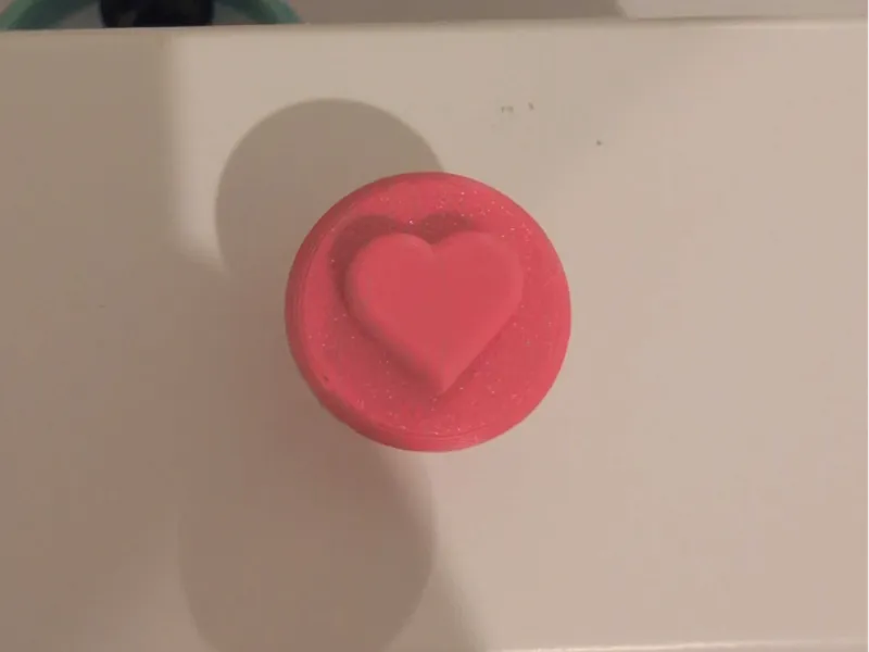 Small knob with love heart