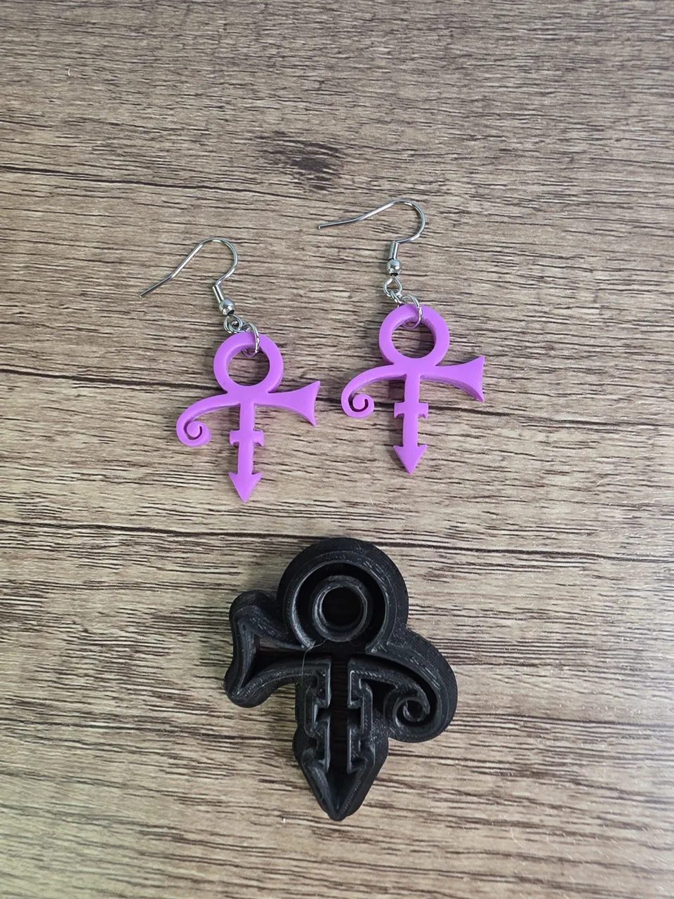 Prince earring cutters view 2