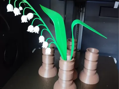 Small lily of the valley type vase