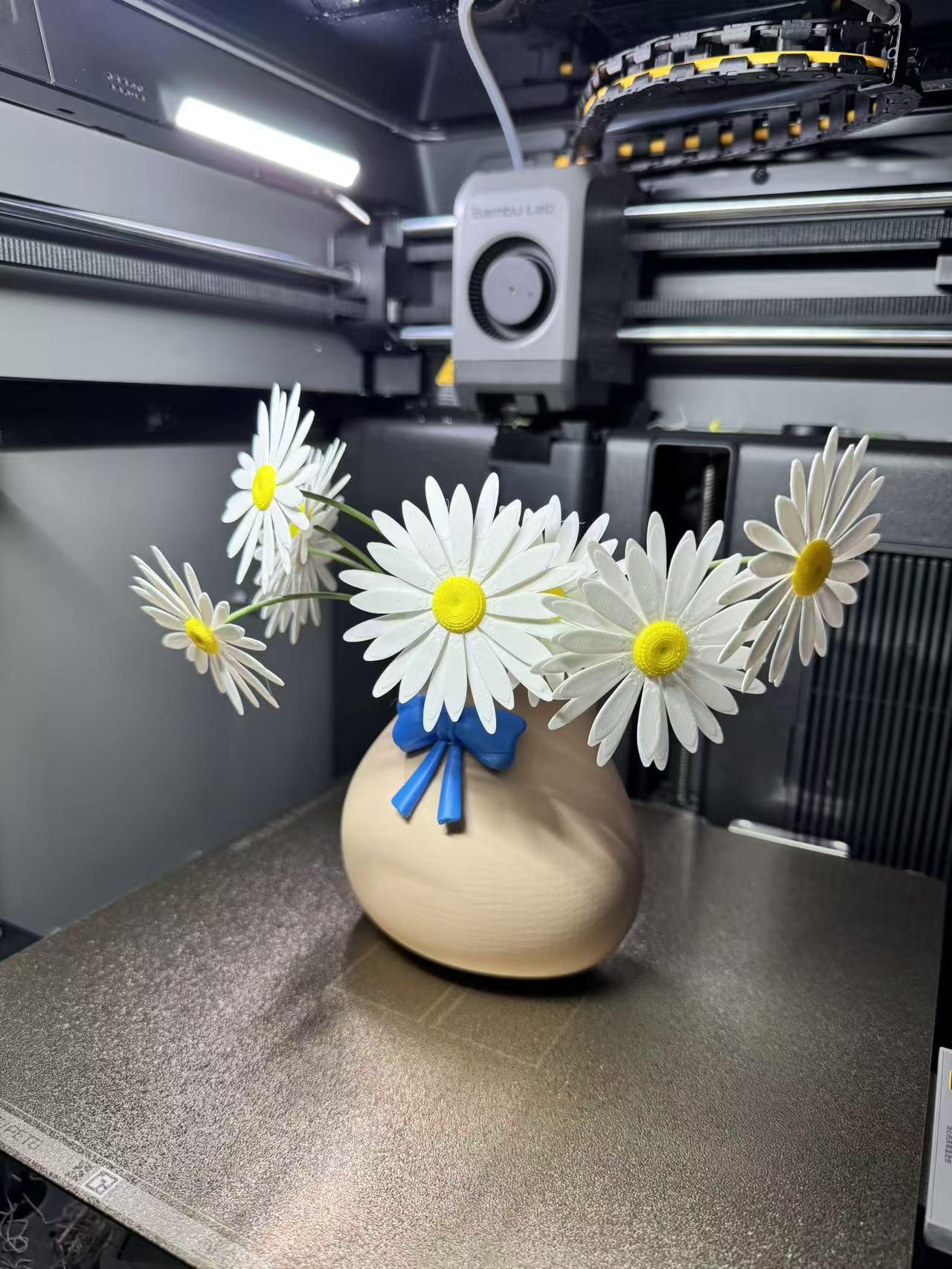 Miniatura 2 do modelo 3D 小雏菊花篮 小雏菊 冰箱贴 花瓶冰箱贴