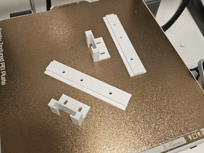 Glideskinne for built in refrigerator