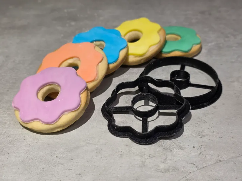 Donut cookie cutter