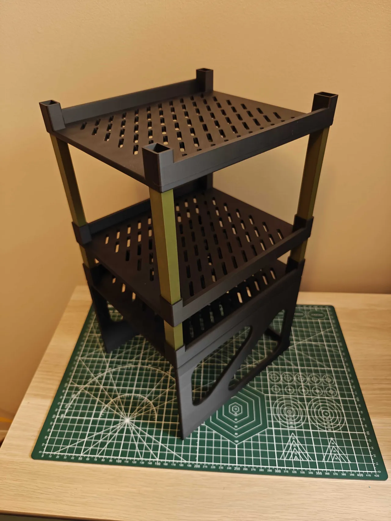 Modular Stackable Server & Homelab Shelf view 2