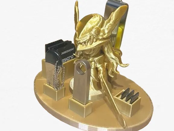 Chibi Malenia – SD / microSD / USB Desk Organizer