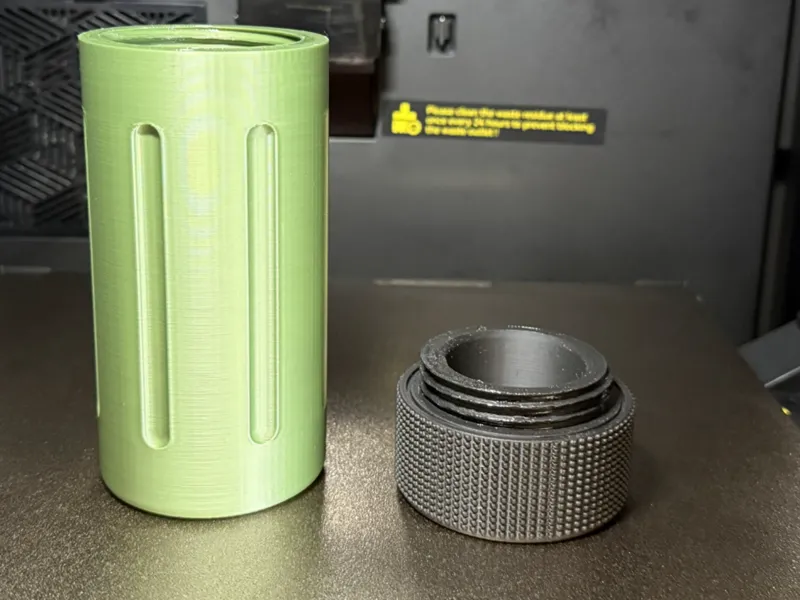 Mil"Hawk"ee Container V1