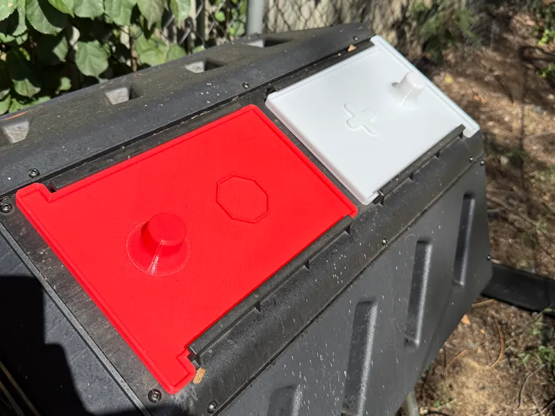 Compost tumbler lid