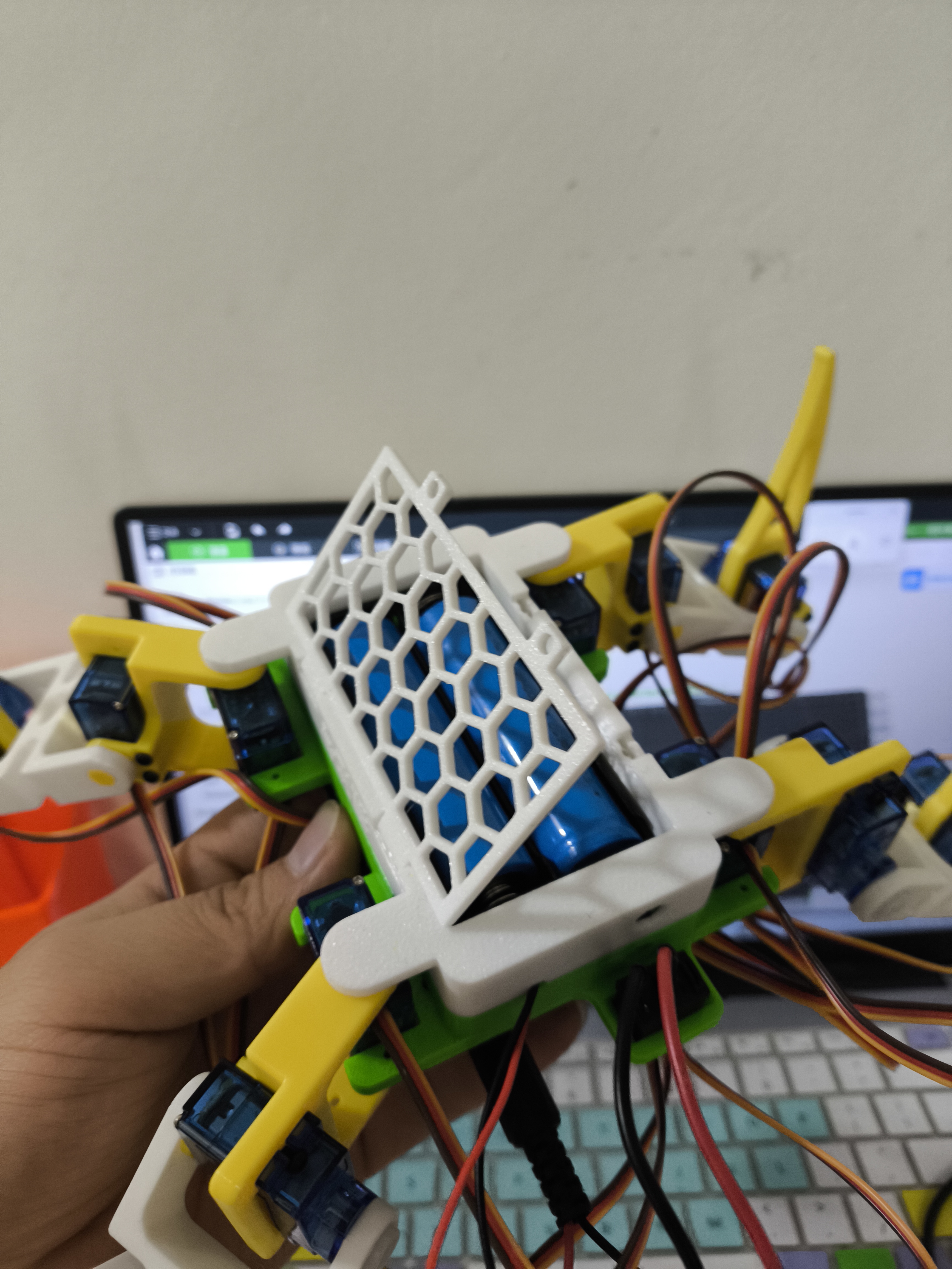 Miniatura 2 do modelo 3D 四足蜘蛛机器人