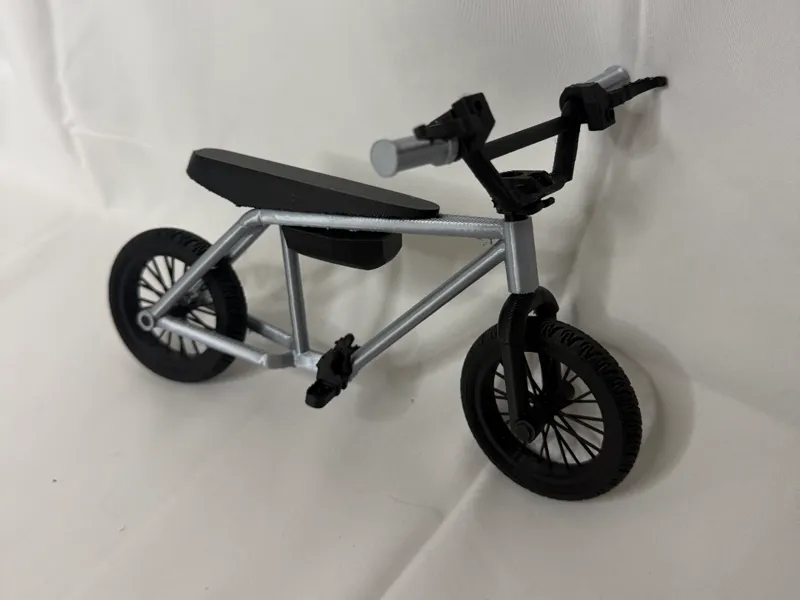 Mini Zooz Ultra Ripster Model - Working Wheels