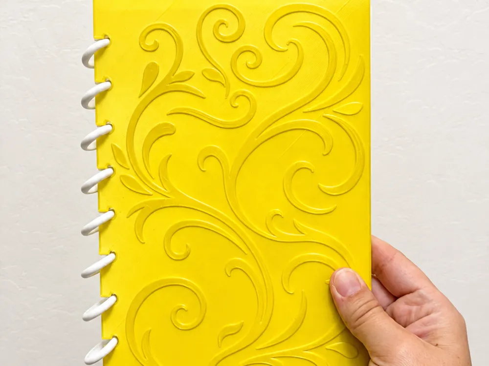 Letrero o emblema decorativo: Swirl Textured Notebook | A5 Disc Bound Journal. Referencia del modelo original.