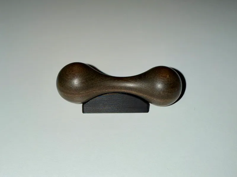 Knucklebone Stand
