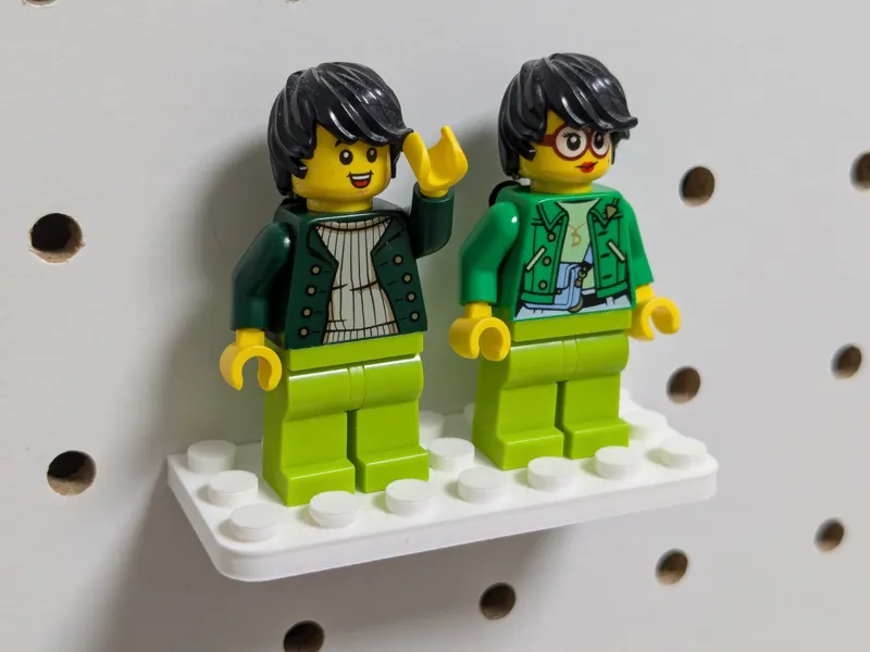 Minifig stand (3x7) for pegboard
