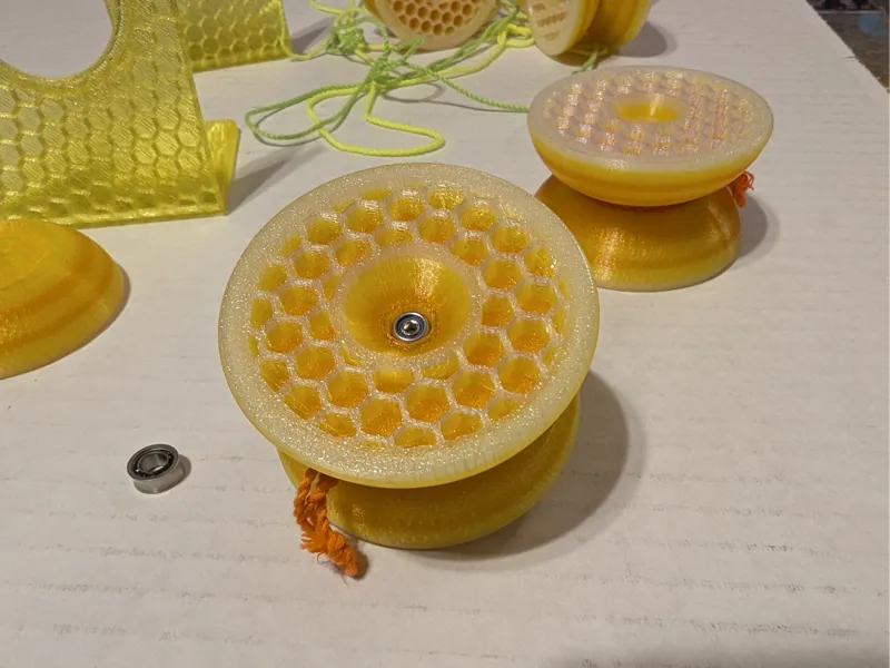 Honeycomb Responsive Yoyos