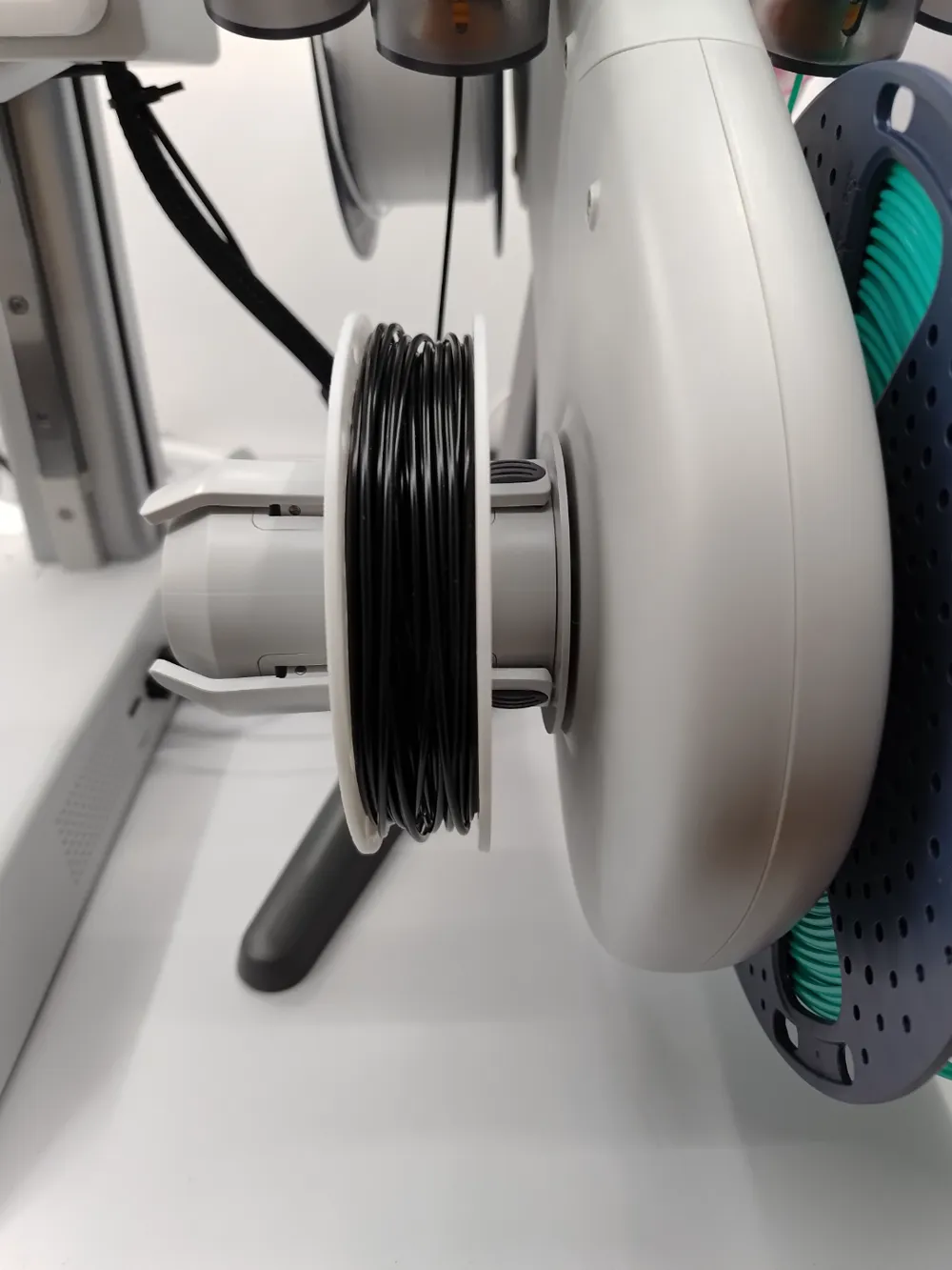 Small spool for filament sample (100g) by 3dagon MakerWorld: Download ...