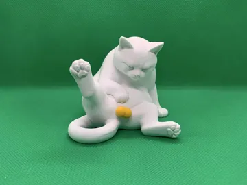 Figura decorativa: Cat Playing with Balls — vista de referencia 3