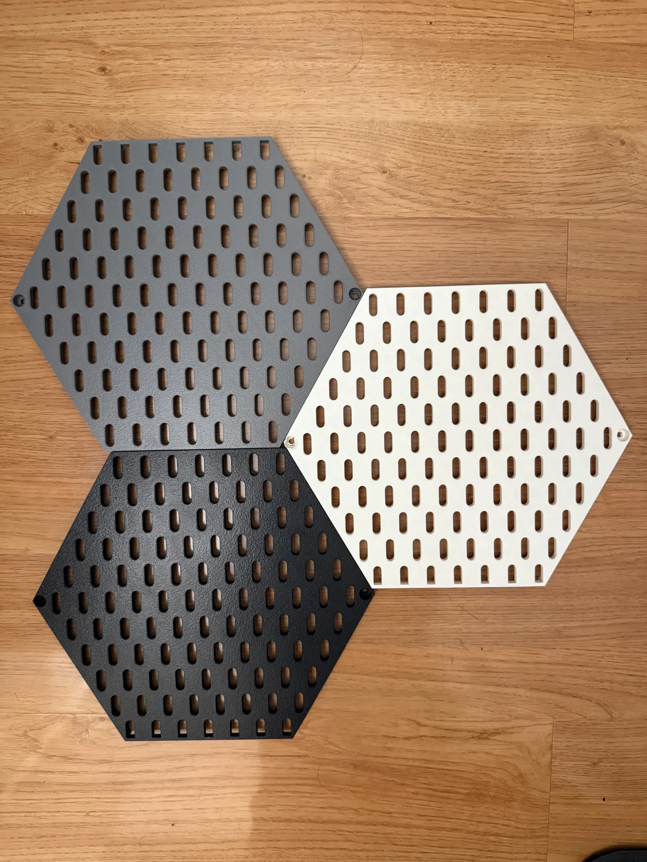 Hexagonal Skadis type board v2 view 3
